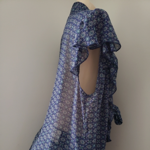 EUC Torrid Plus Size Women's Blue Button Front Ruffle Short Sleeve Sheer Blouse - Picture 3 of 6